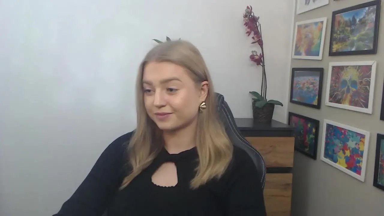 Offline littleERICA on Streamray