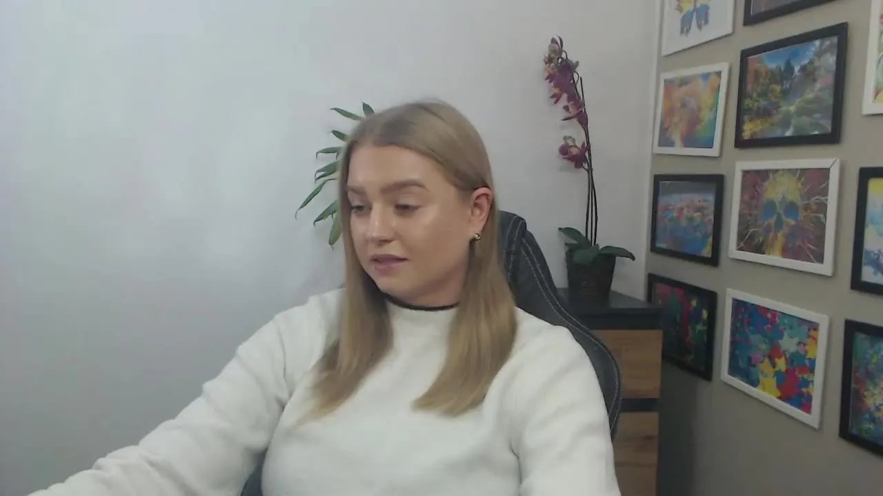 Offline littleERICA on Streamray