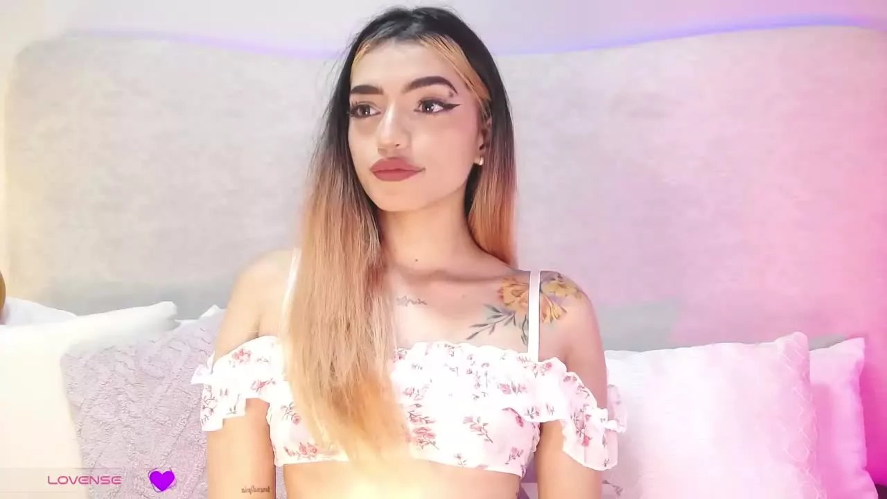 Offline LizzieBrownn on Streamray