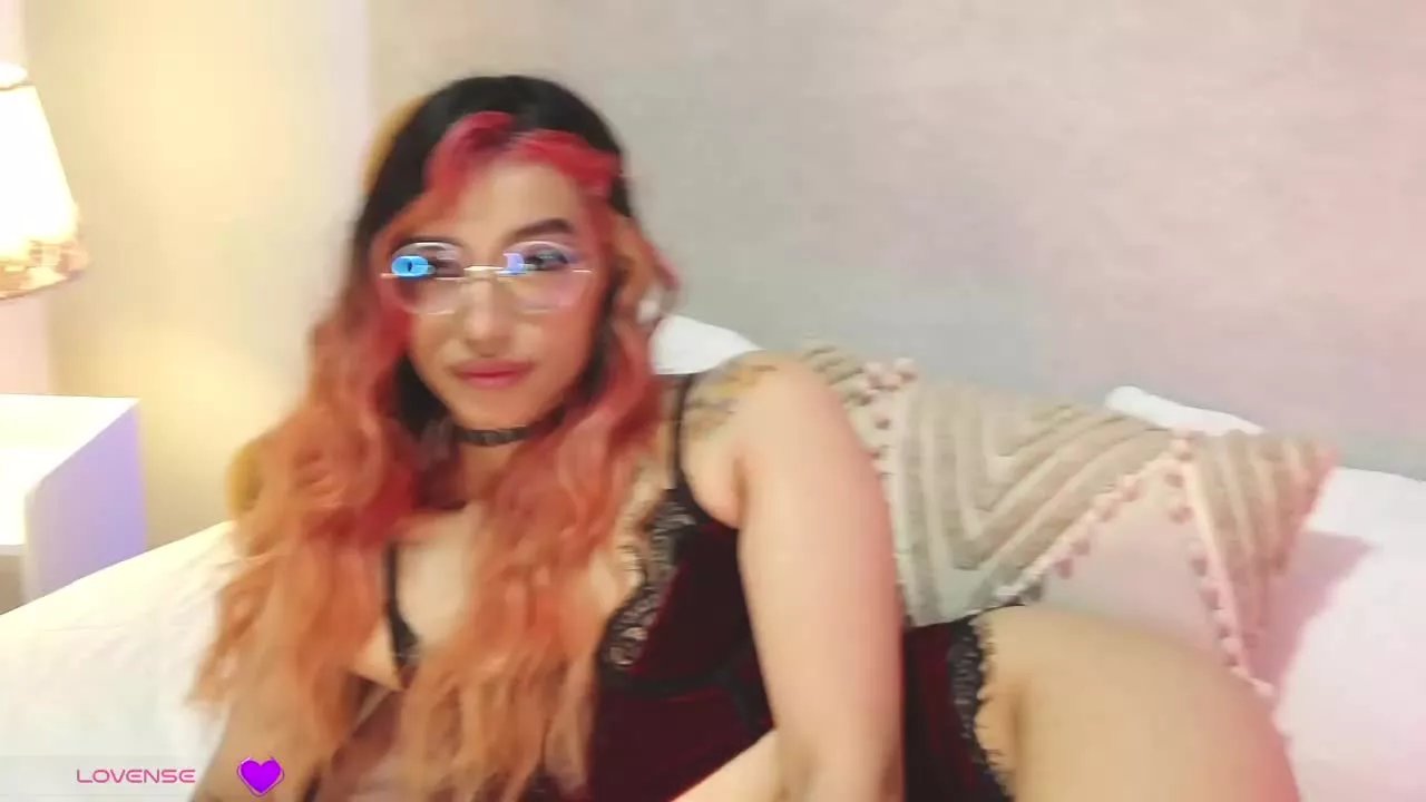 Offline LizzieBrownn on Streamray