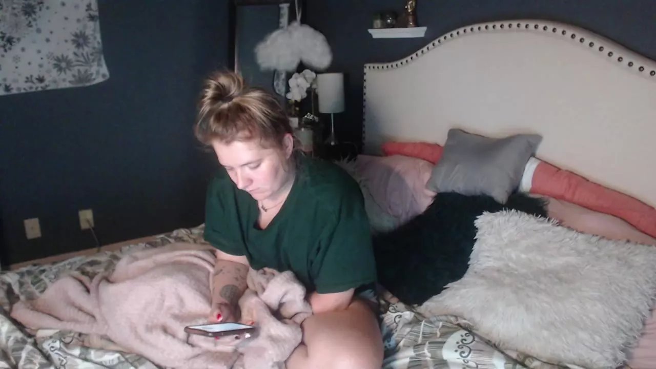 Offline SnowWhiteXo on Streamray