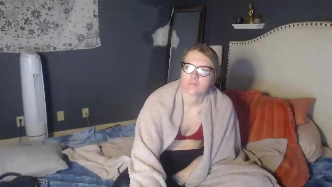 Offline SnowWhiteXo on Streamray