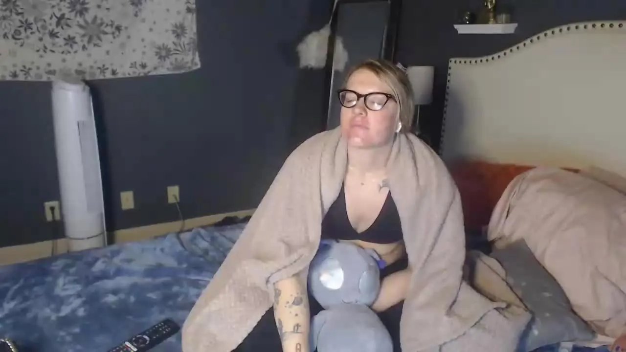 Offline SnowWhiteXo on Streamray