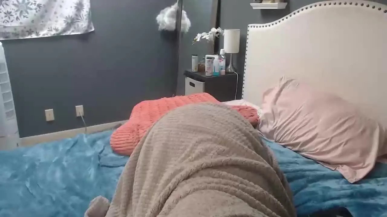 Offline SnowWhiteXo on Streamray