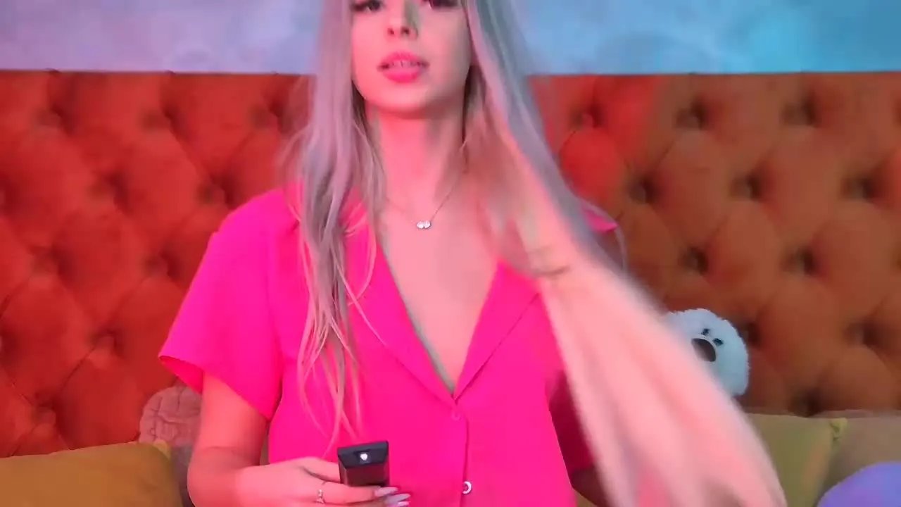 Offline ZeyaWhite on Streamray