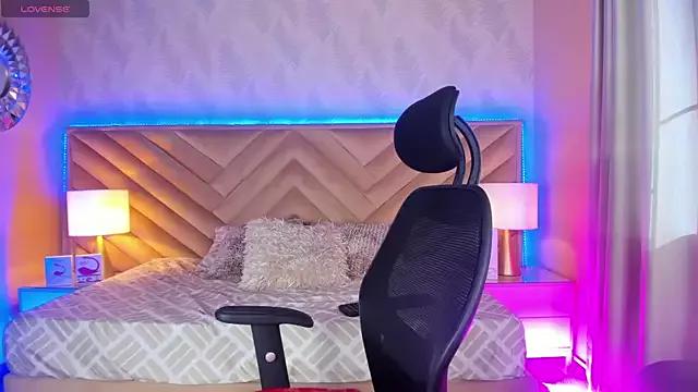 _raven_black on StripChat