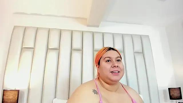 Freechat aandreaperez on StripChat