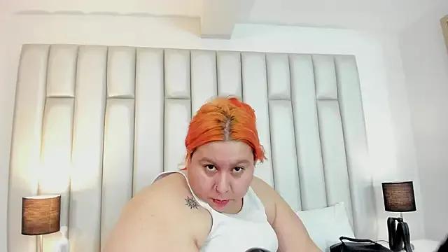 Freechat aandreaperez on StripChat