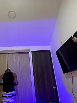 AaronCruz_ on StripChat