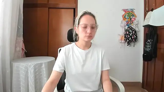 Private Adele_johnsonn1 on StripChat