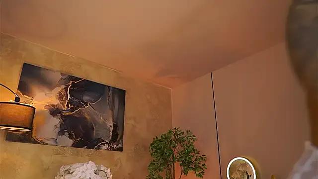 StripChat AishaaDevoe is Freechat AishaaDevoe — Kisses all over my body