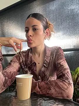 StripChat alana15 is Group alana15 — SQUIRT UNDER THE TABLE