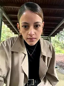 Freechat alana15 on StripChat