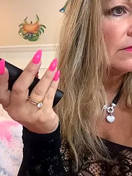 Freechat Aleesa_milfxo on StripChat