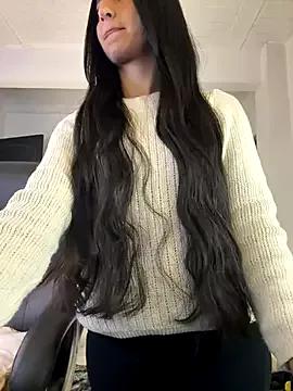 Group aly_golden_ on StripChat