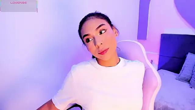 Freechat amira_cute2 on StripChat