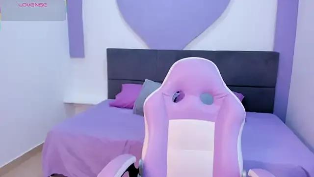 Freechat amira_cute2 on StripChat