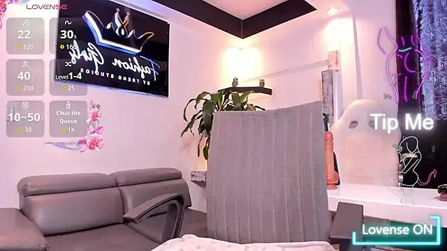 Freechat AnaRuiz on StripChat