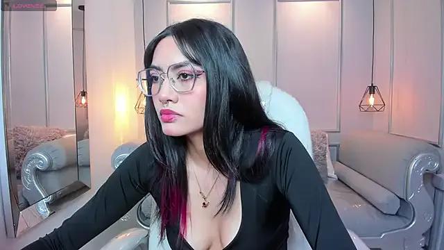 StripChat AzuraKindong is Freechat AzuraKindong — full naked, spank ass x10
