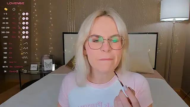 Freechat bellatip on StripChat