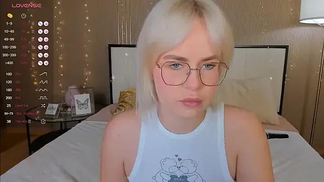 Freechat bellatip on StripChat