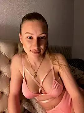 Freechat belle98 on StripChat