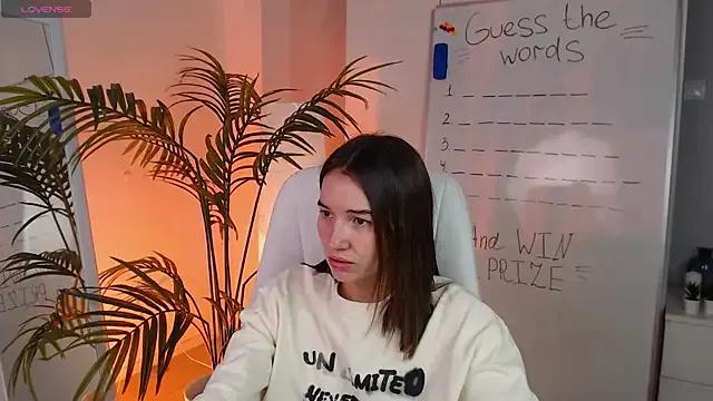 StripChat Bellla_Haddid is Freechat Bellla_Haddid — make my spanked and oiled ass dance