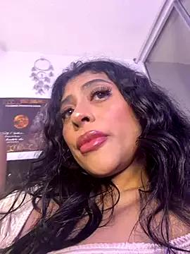 Freechat canela_10 on StripChat