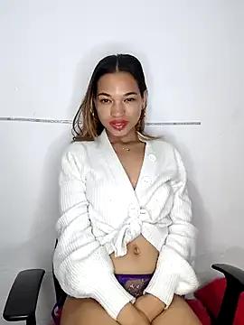 Freechat carolanyi on StripChat