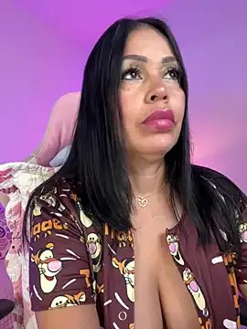 CarolinaRosas on StripChat