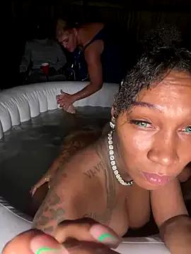 Freechat CUMQUEEN-XXX69 on StripChat