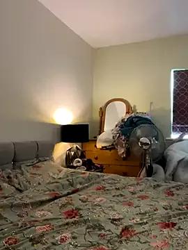 Freechat curvy-milf-abbie on StripChat