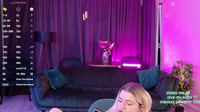 Freechat CutiePie69__ on StripChat