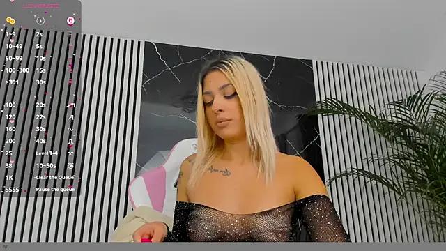 Freechat daisyblushh on StripChat