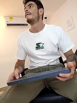 Freechat damian_bull on StripChat