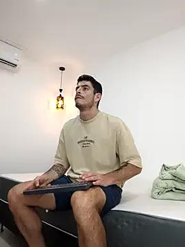 Freechat damian_bull on StripChat