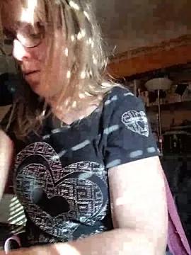 Freechat Dettybitch40 on StripChat