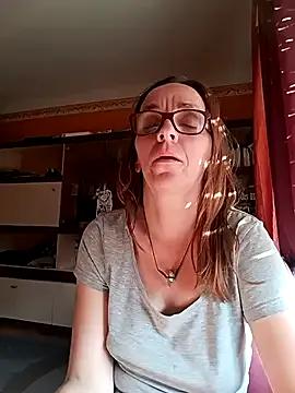 Freechat Dettybitch40 on StripChat