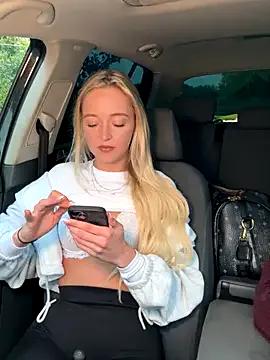 emilypeperoni on StripChat