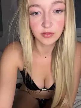 emilypeperoni on StripChat