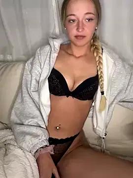 emilypeperoni on StripChat