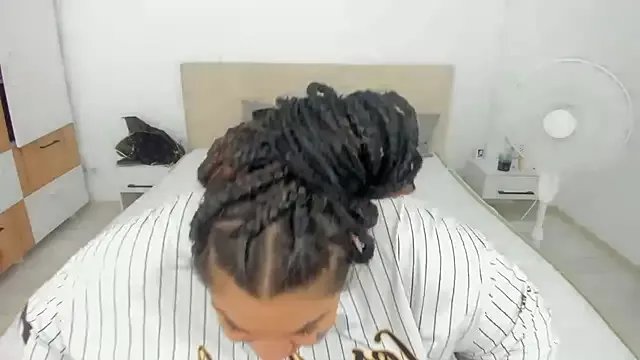 EvvaBBW on StripChat 