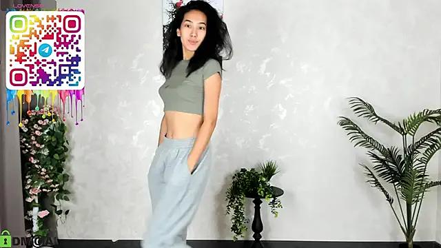 Freechat FlirtyAura on StripChat