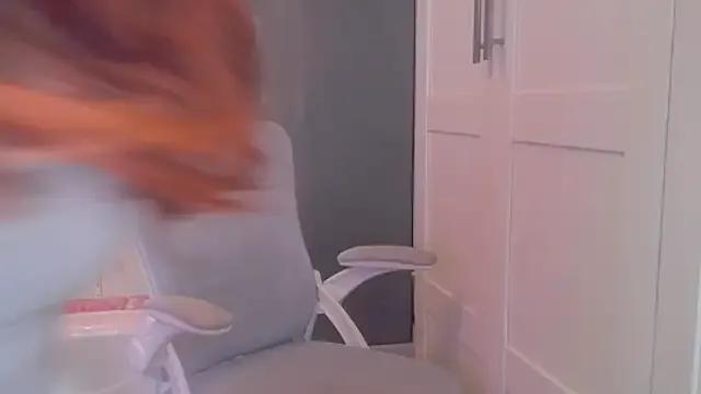 FluffyRainbowKity on StripChat