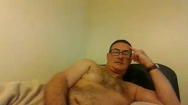 Freechat goldenman59 on StripChat