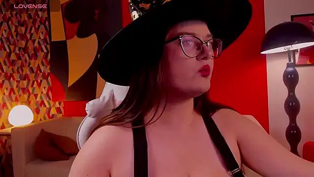 Freechat HelenDanvers on StripChat