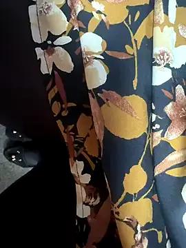 HiddenHoneyLDN on StripChat