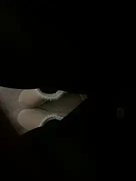 HiddenHoneyLDN on StripChat