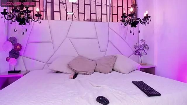 Freechat Hilary_Smile_ on StripChat