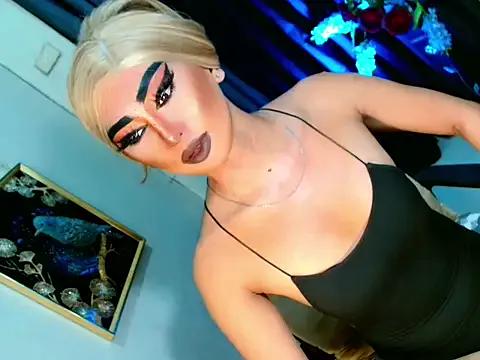 HOLLYWOOD_QUEEN_88 on StripChat